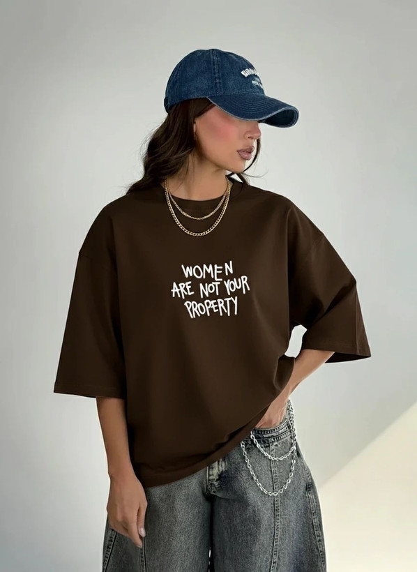 تصویر تیشرت باکسی زنانه طرح woman کد 10070 - ماه بوتیک